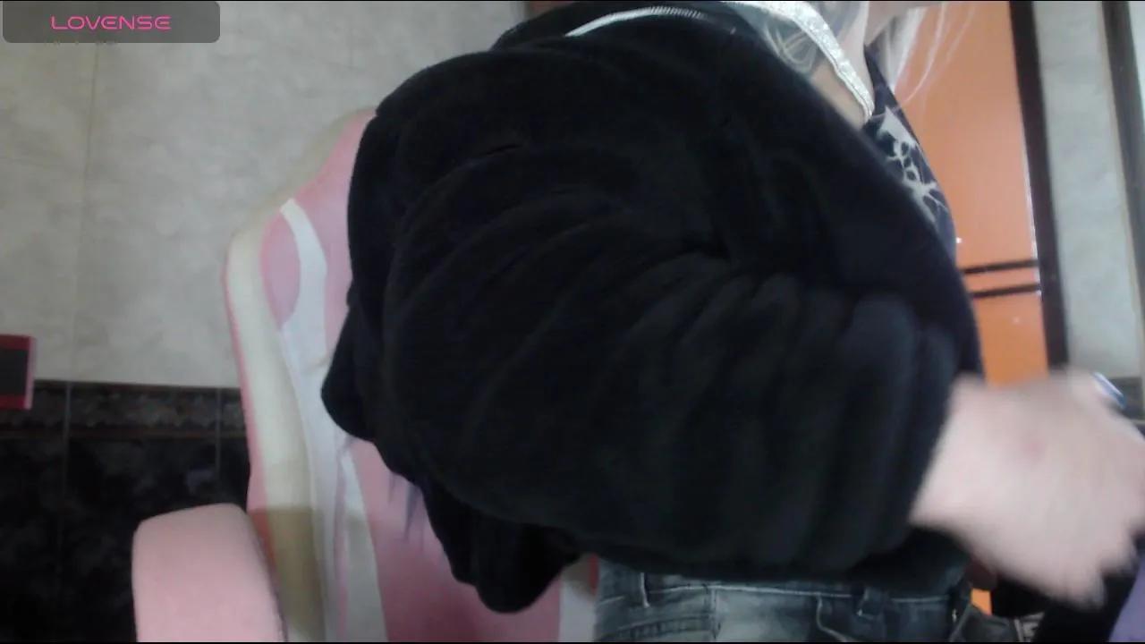 Offline sally23_ on Cam4
