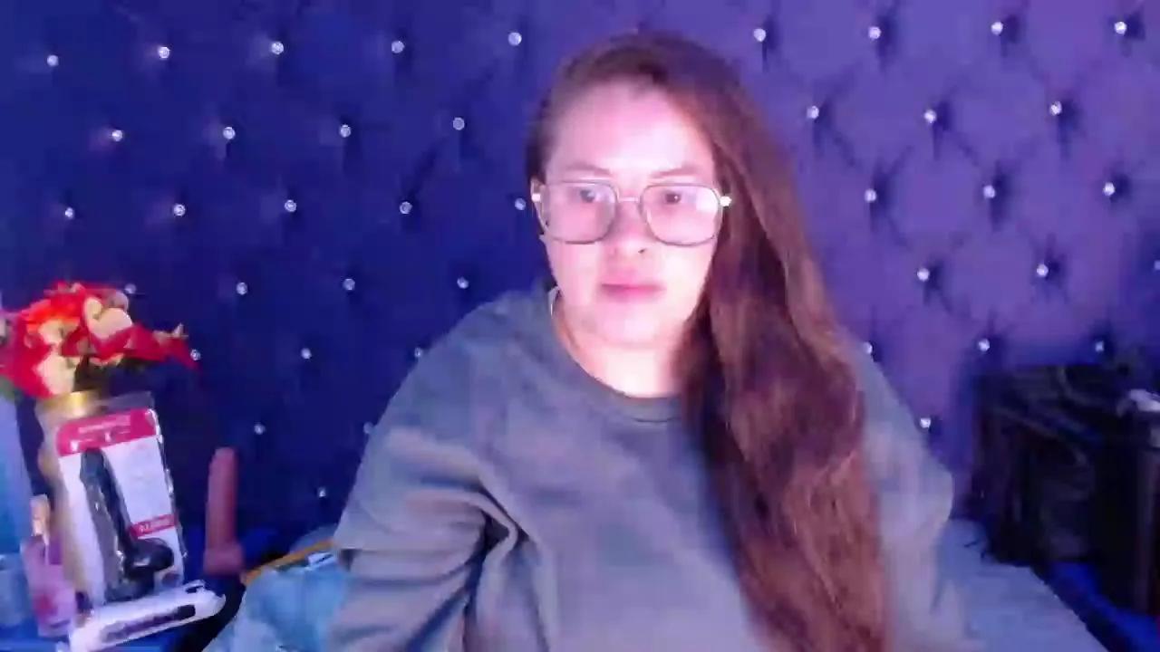 Sara_Thonson_ on Cam4 