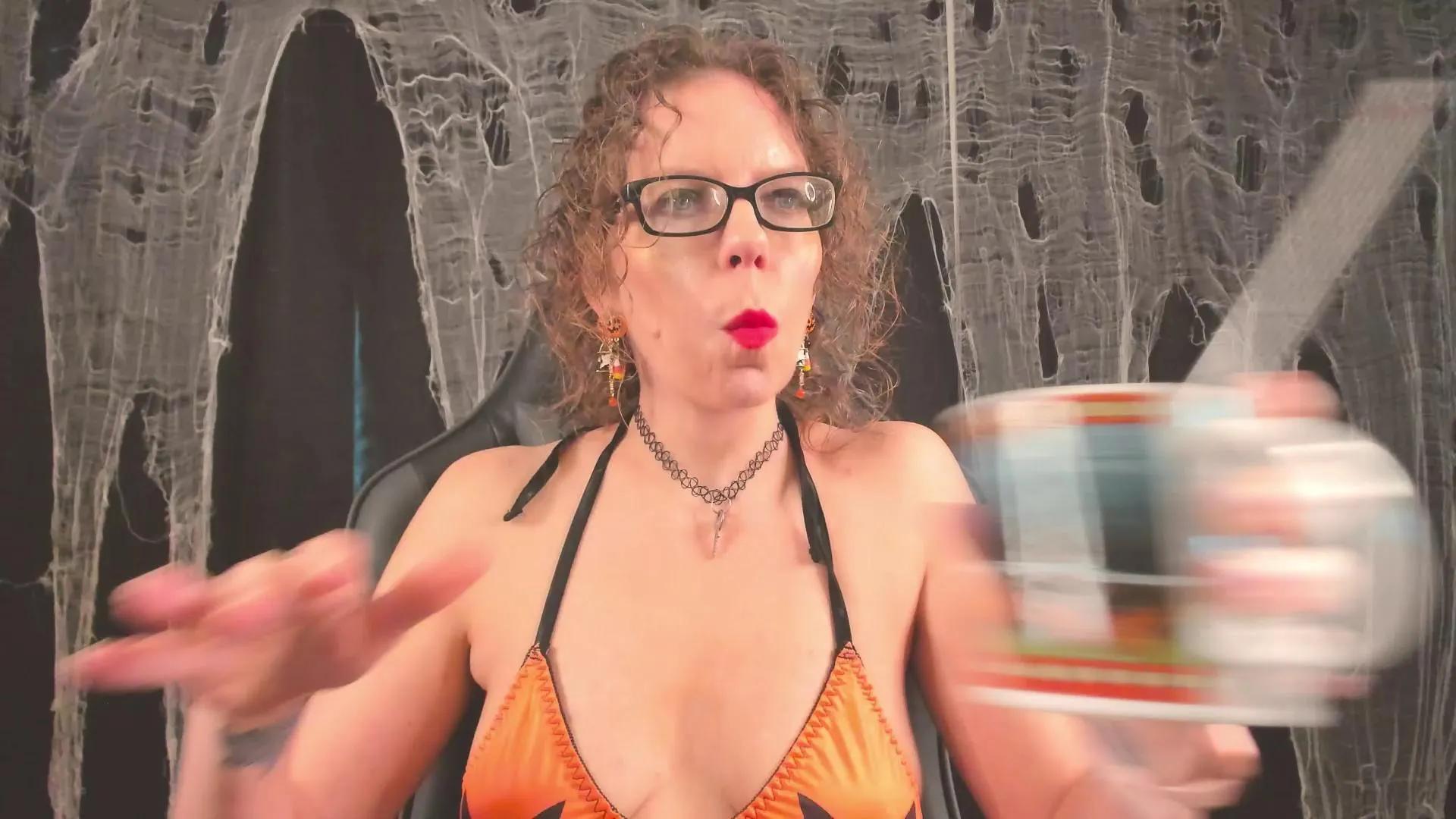 Offline SaraDesireXO on Cam4