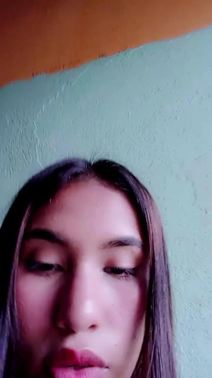 Offline Scarlett_pee on Cam4