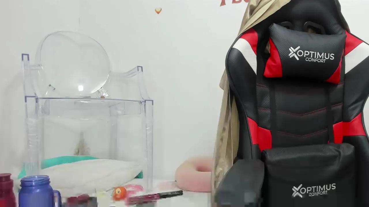 Offline sexy_wet_wild on Cam4