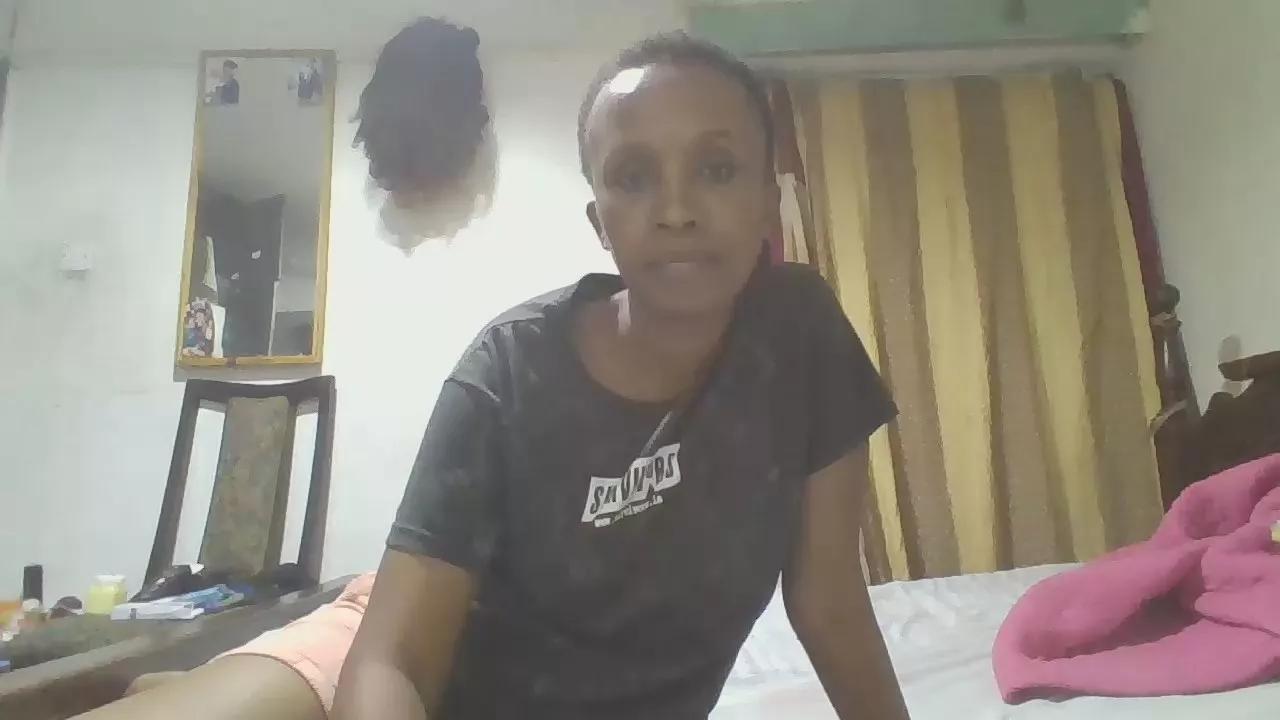 Offline SexyEmiliana on Cam4