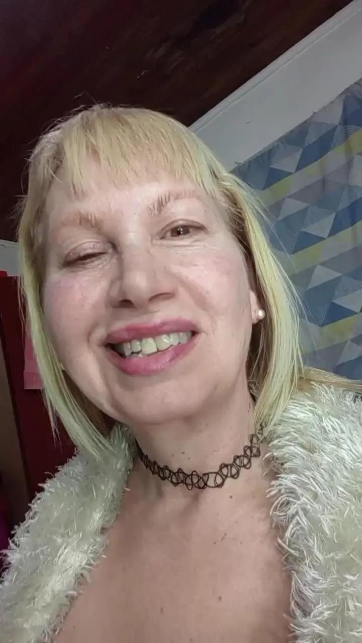 Sexymilf69_ on Cam4