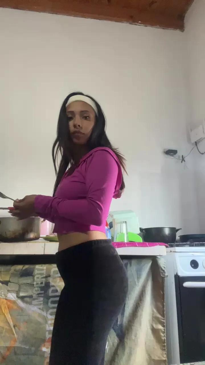 Offline sheila222_xxx on Cam4
