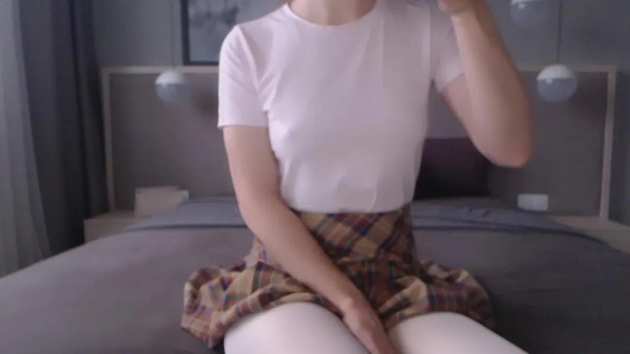 Offline ShySchoolGrl on Cam4