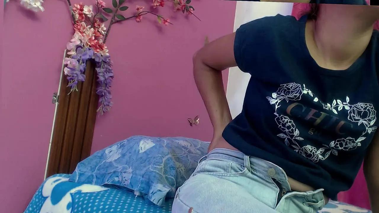 Offline skinnybarbie022 on Cam4