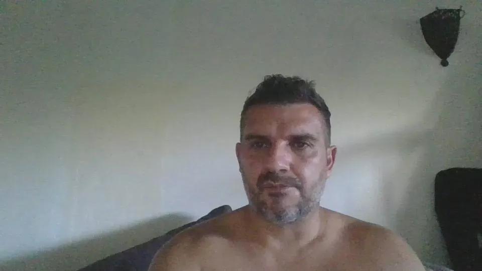 Offline spyk23051977 on Cam4