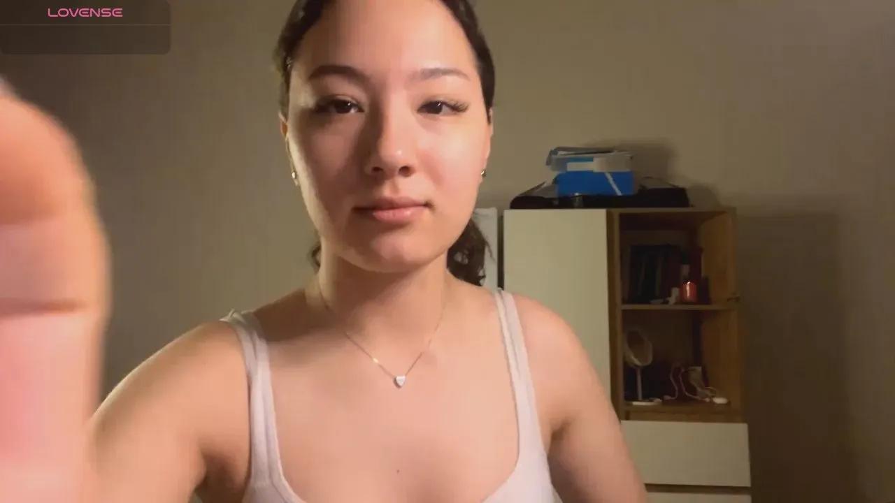 SuzannLertora on Cam4