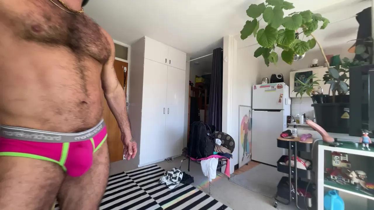 Offline sydneysucker on Cam4