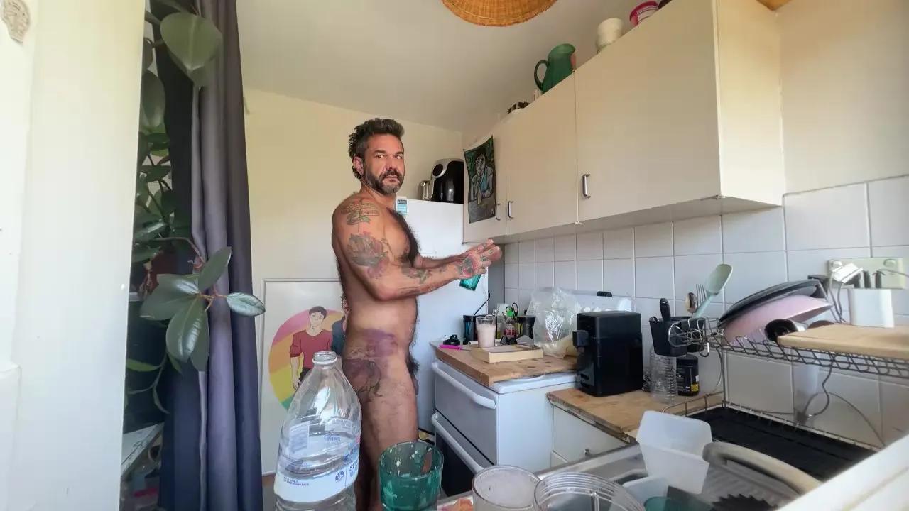 Offline sydneysucker on Cam4