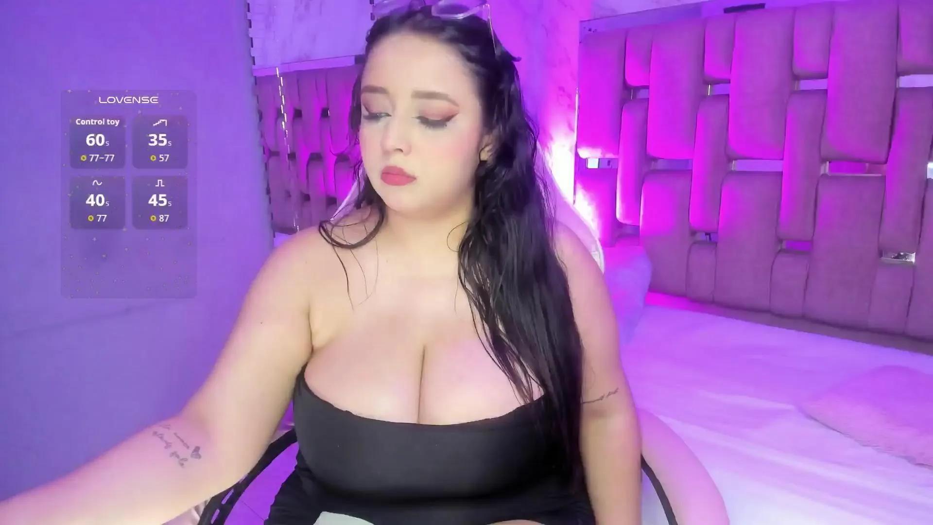 Offline ThanaHaluff on Cam4