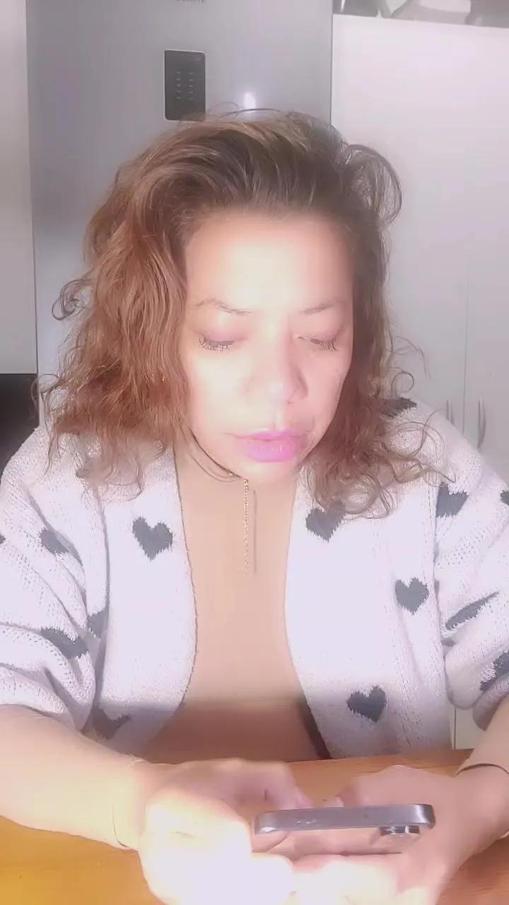 Freechat Tikie4u on Cam4