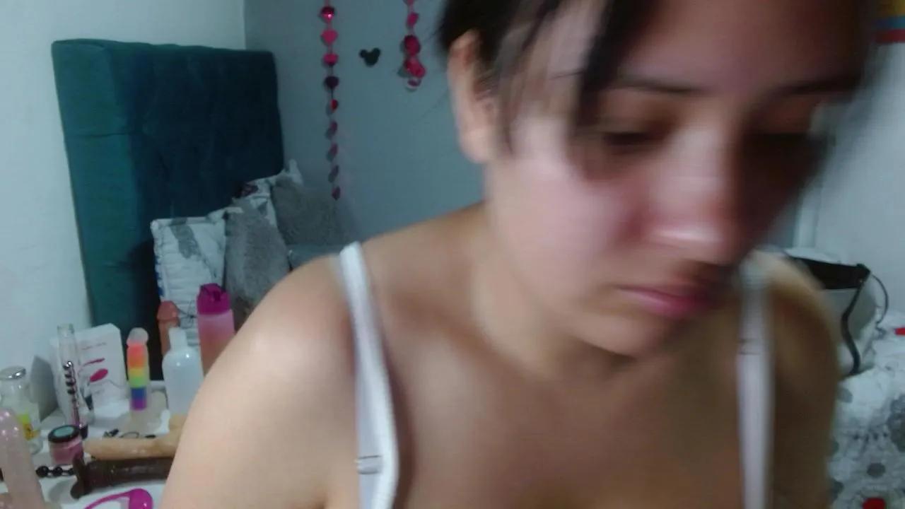 wandafuckass on Cam4
