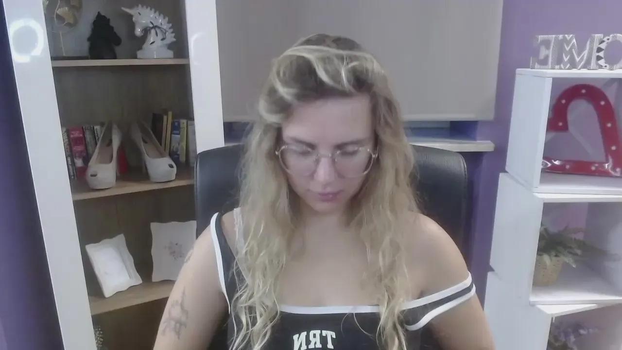 xZoey on Cam4