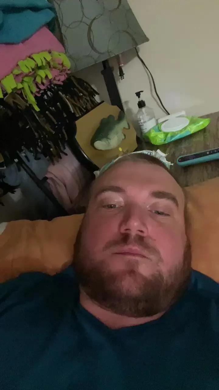 Offline Yearight181 on Cam4