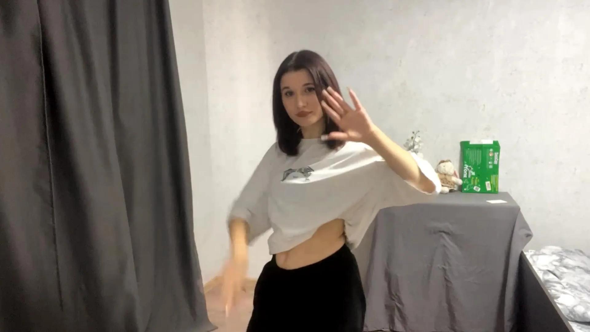 Offline YettaStengel on Cam4