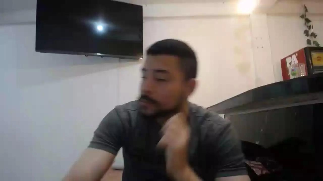 Offline YOHACRIS on Cam4