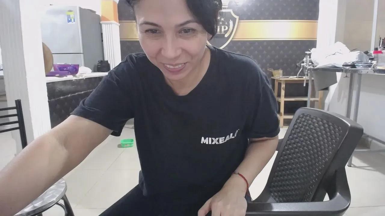 Offline YOHACRIS on Cam4