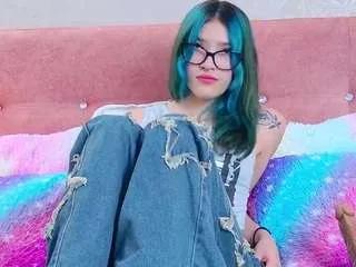 alliciakim18 on CamSoda 