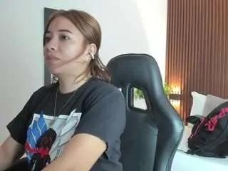 alma-fenix on CamSoda 