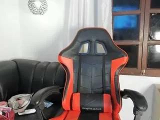 Offline amber-love04 on CamSoda
