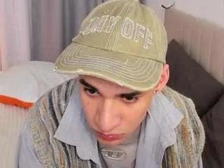 Offline andrewclar on CamSoda