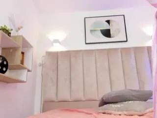 annie-queen on CamSoda 