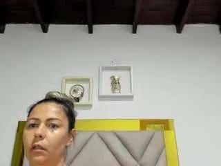 arianaspate on CamSoda 