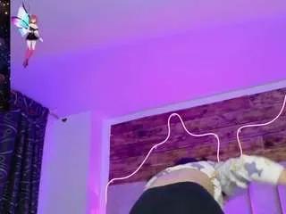ashleyy-lopez on CamSoda