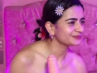 bella-thix on CamSoda 