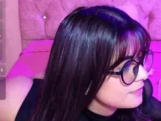 bella-thix on CamSoda 