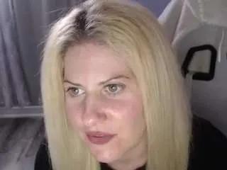 bellastar84 on CamSoda 