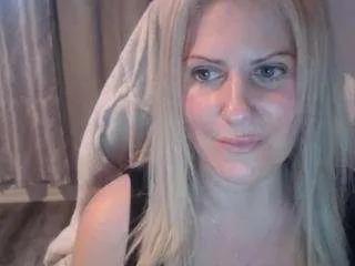 bellastar84 on CamSoda 