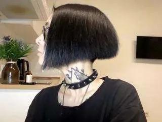 Freechat blondellroundtree on CamSoda