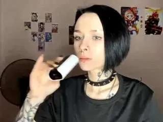 Freechat blondellroundtree on CamSoda