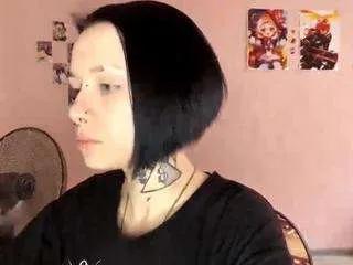 Freechat blondellroundtree on CamSoda