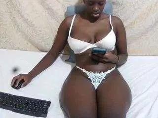 Freechat busty-verrah on CamSoda