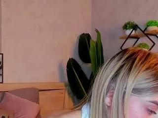 Freechat carol-thompson on CamSoda