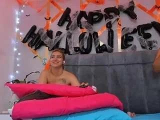 Offline carolinee-torres on CamSoda