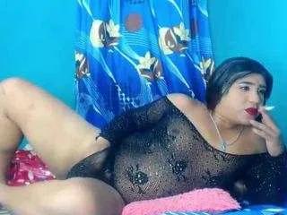 Offline carolinne-sexxxy on CamSoda