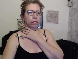 Offline chayla-ruiz on CamSoda