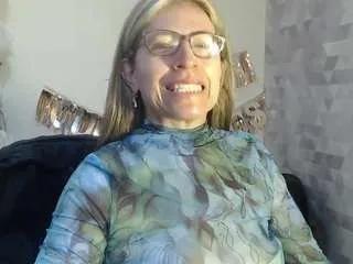 Offline chayla-ruiz on CamSoda