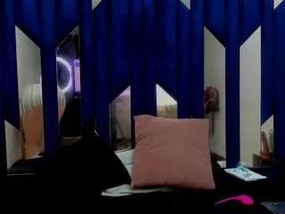 criistalxxx on CamSoda 