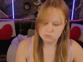 Offline crystallpaws on CamSoda