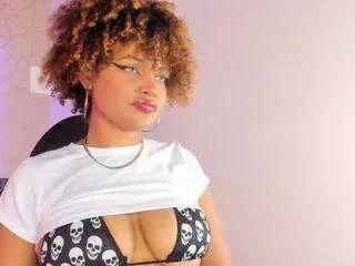 curlygirlxx on CamSoda