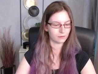 emmatease94 on CamSoda 