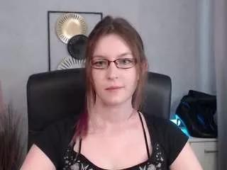emmatease94 on CamSoda 
