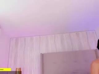 emmily-z on CamSoda