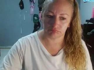 emperatrizmessy on CamSoda 
