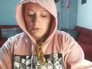 emperatrizmessy on CamSoda 
